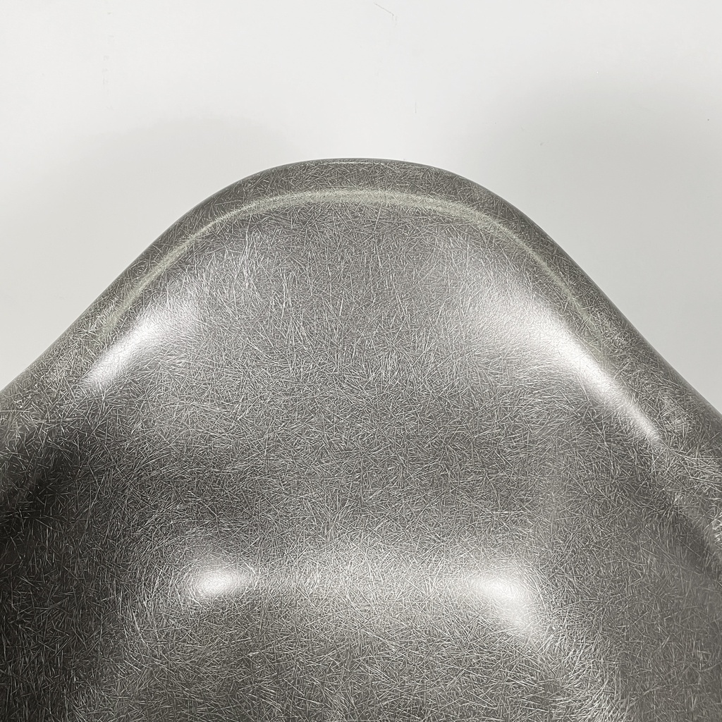 Poltrona La Fonda di Charles e Ray Eames per Herman Miller, 1960 ca.