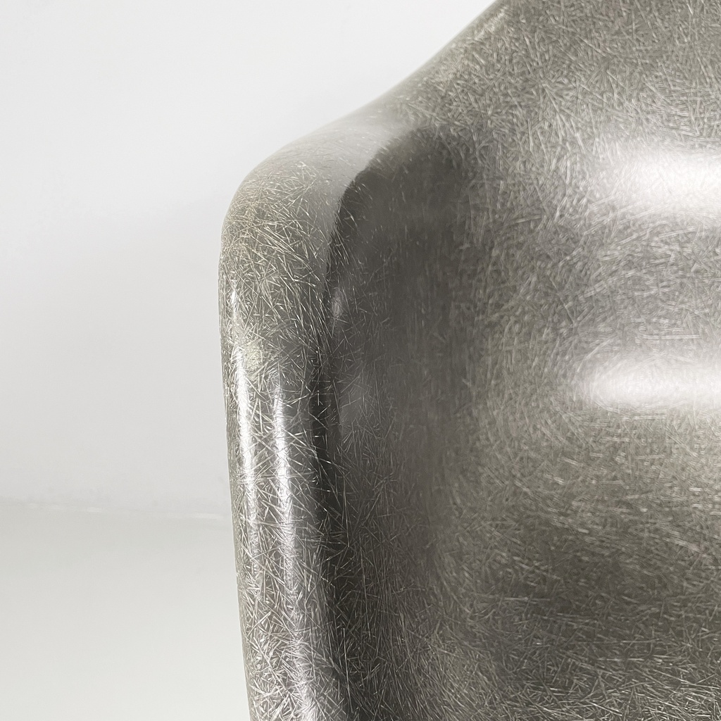 Poltrona La Fonda di Charles e Ray Eames per Herman Miller, 1960 ca.