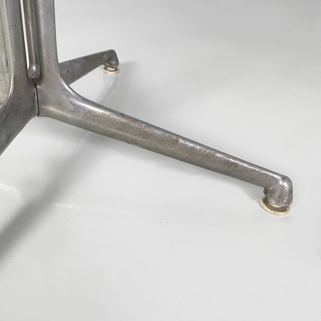 Poltrone La Fonda di Charles Eames per Herman Miller, 1960 ca.