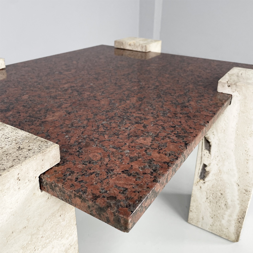 Tavolo da caffè in granito rosso e travertino, 1970 ca.