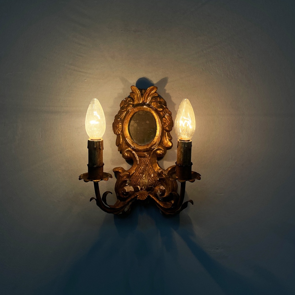 Applique in legno dorato e specchio, 1700 ca.