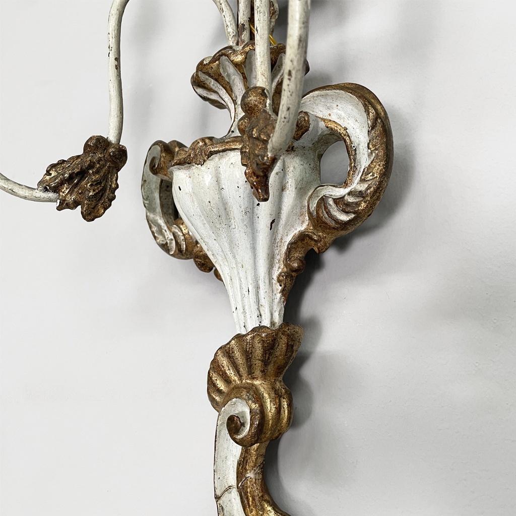 Applique in legno dorato, 1700 ca.