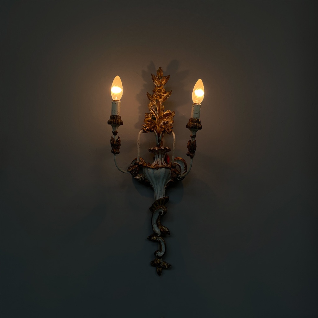 Applique in legno dorato, 1700 ca.