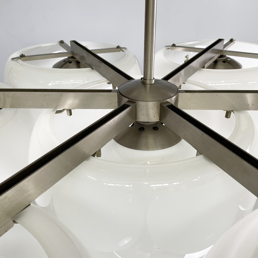 Lampadario Eptaclinio di Vico Magistretti per Artemide, 1970 ca.