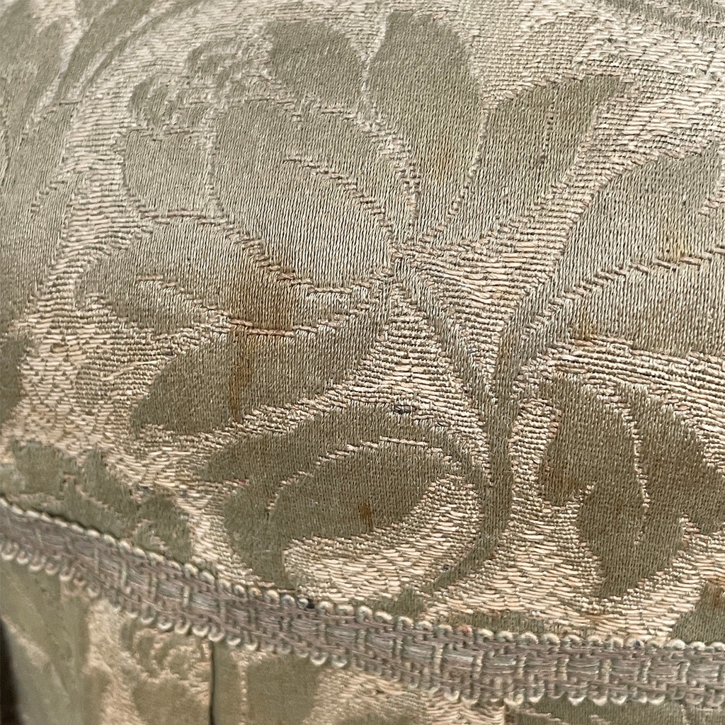 Poggiapiedi o pouf in tessuto, 1900 ca.