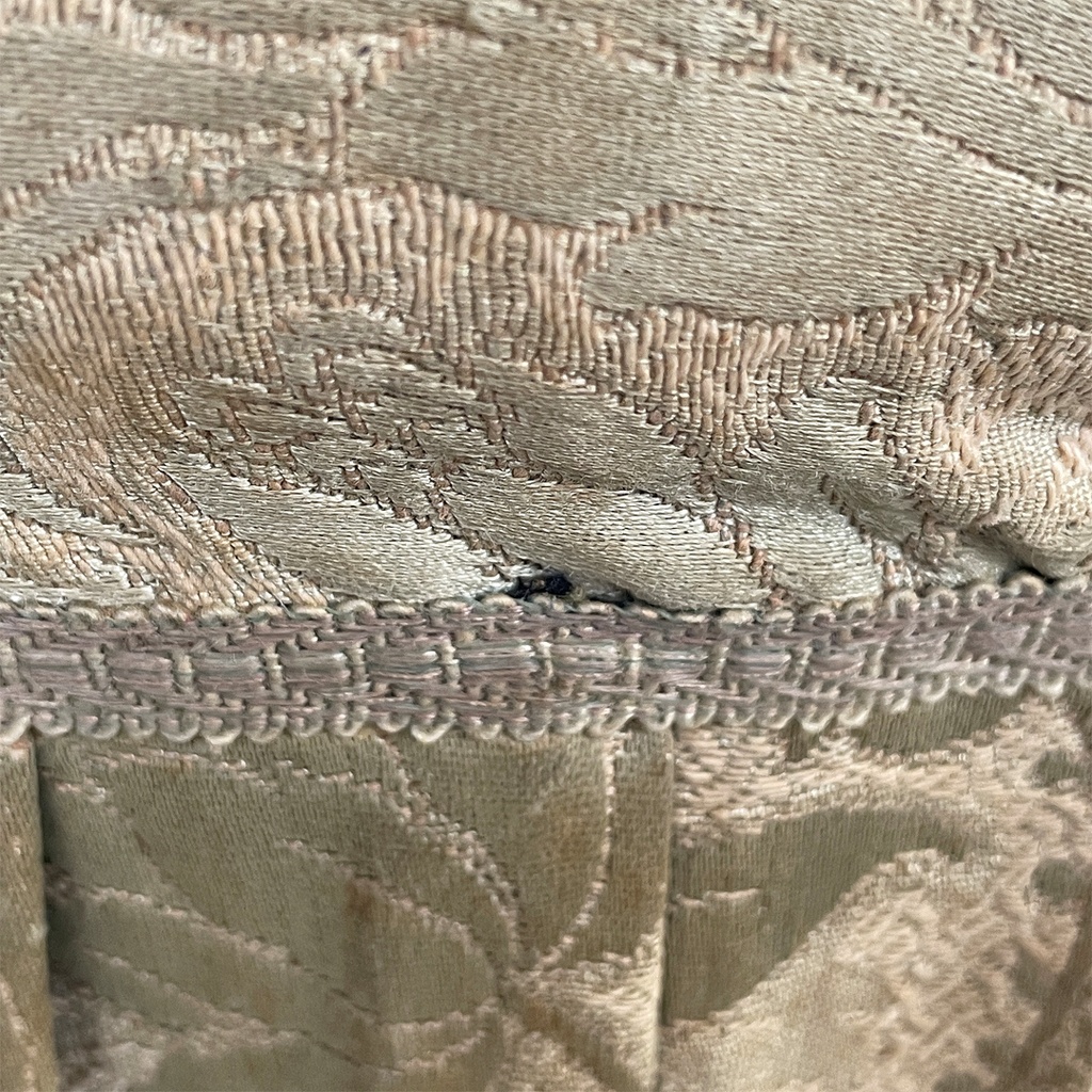 Poggiapiedi o pouf in tessuto, 1900 ca.