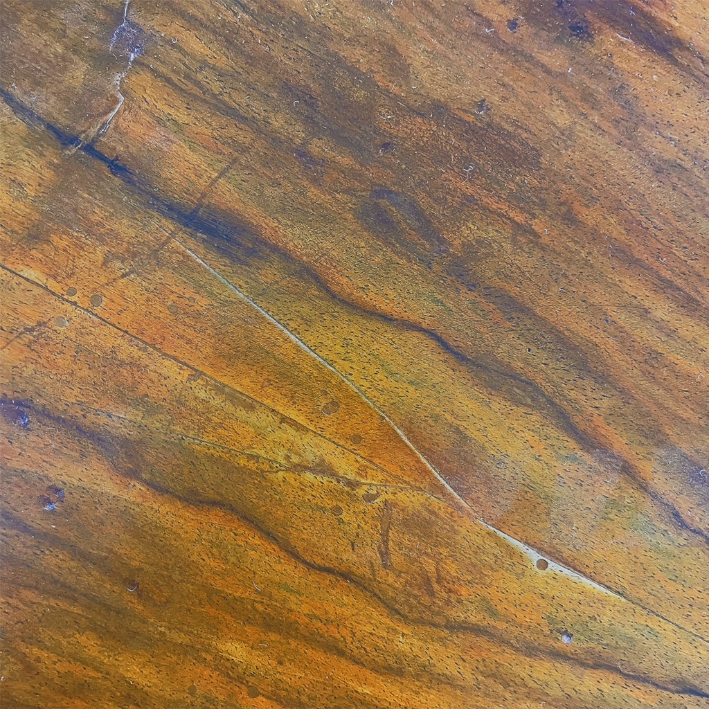 Scrivania in legno di noce, 1700 ca.