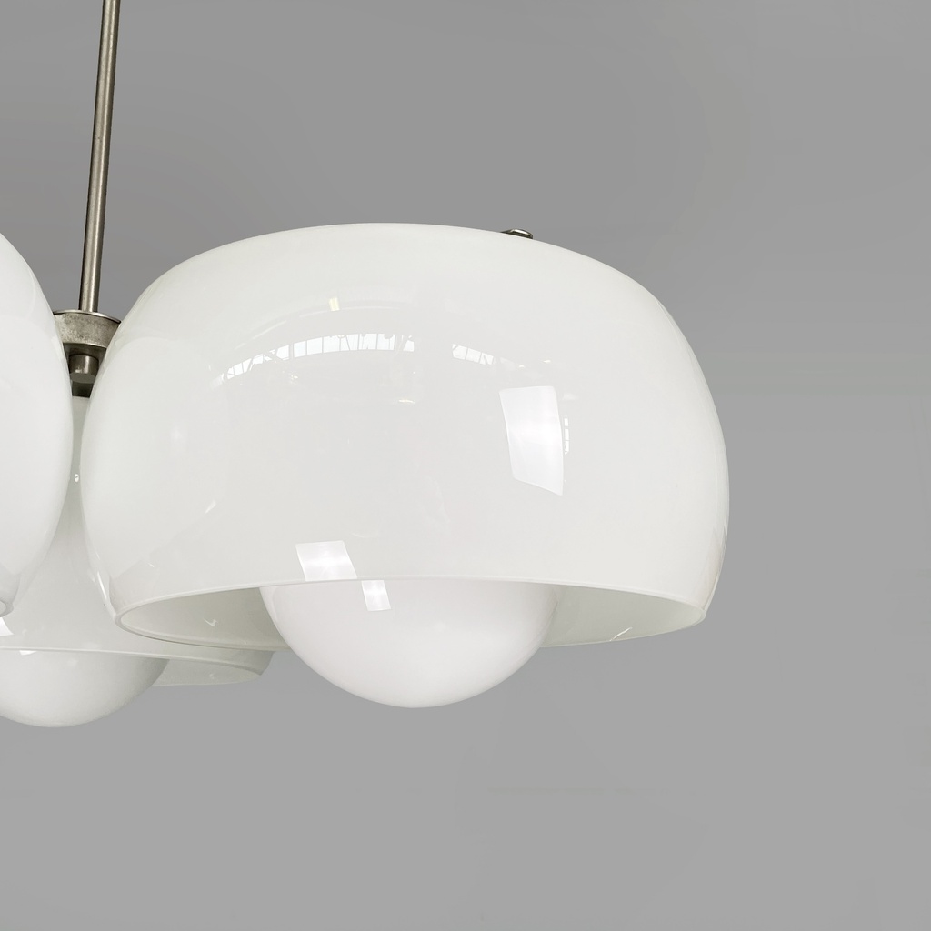 Lampadario Triclinio di Vico Magistretti per Artemide, 1970 ca.