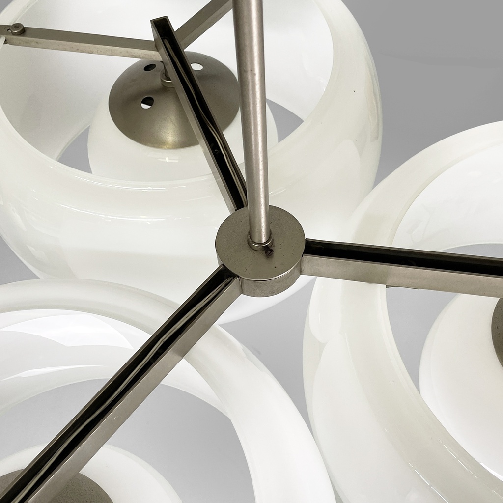 Lampadario Triclinio di Vico Magistretti per Artemide, 1970 ca.