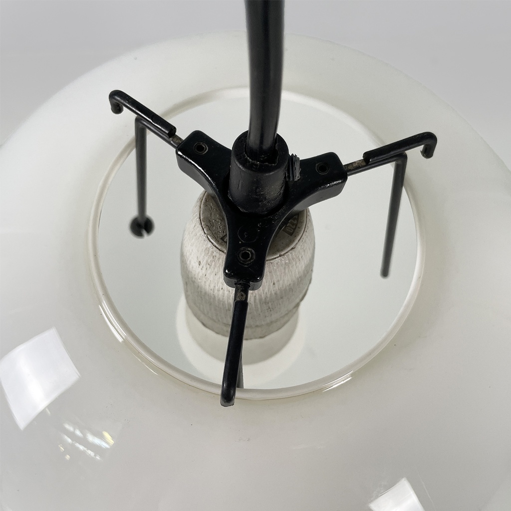 Lampadario tondo in vetro bianco, 1950 ca.