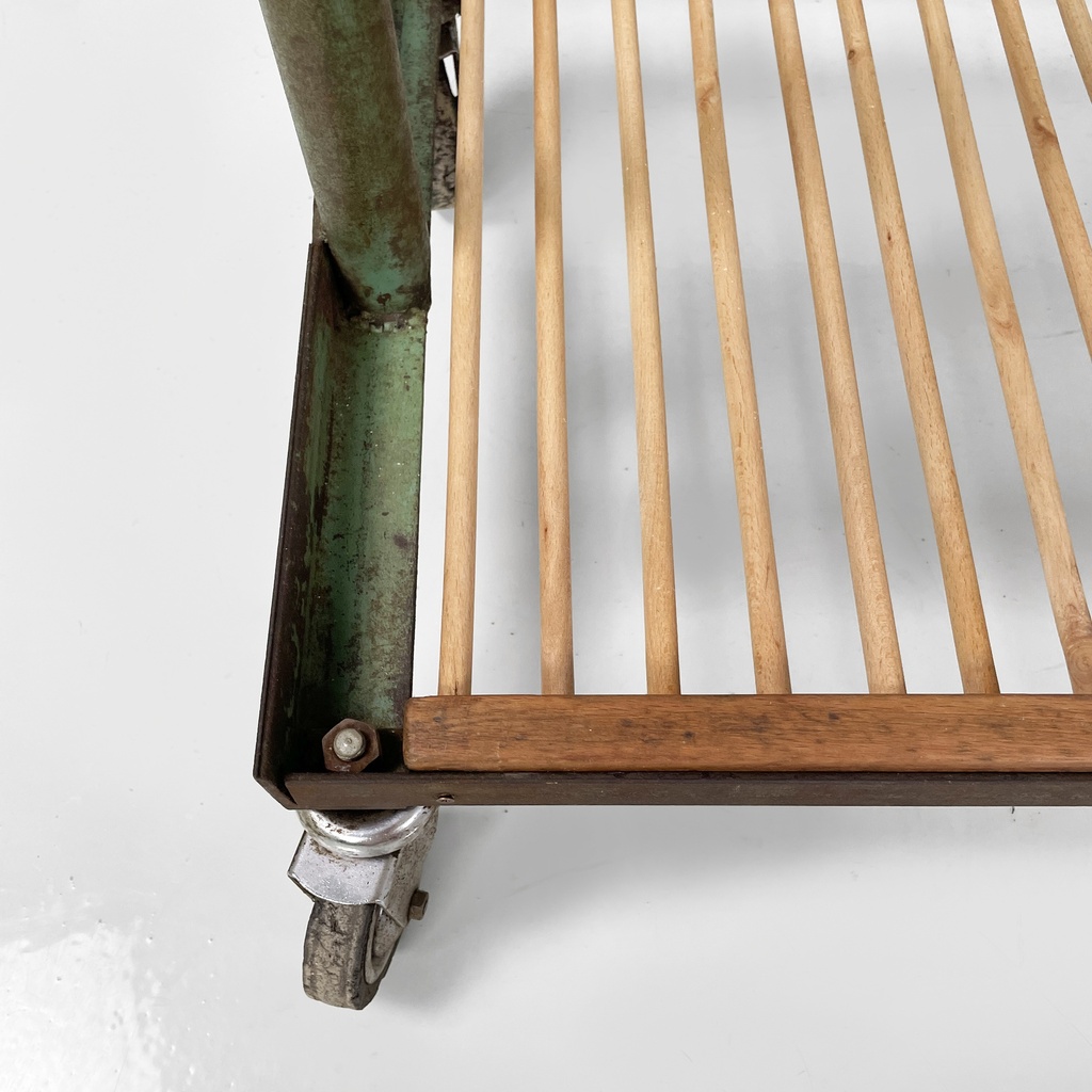 Carrello in legno e metallo verde, 1920 ca.