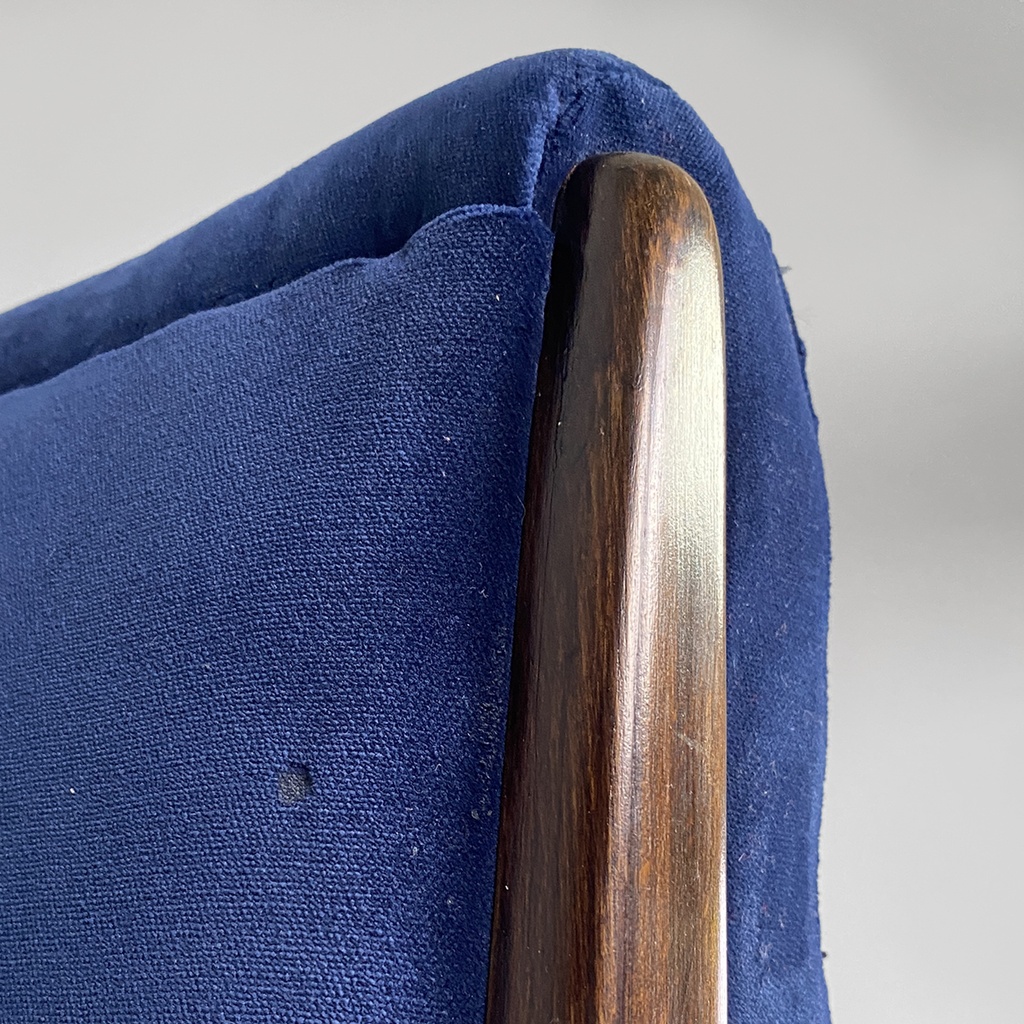 Poltrone in velluto blu e legno, 1960 ca.