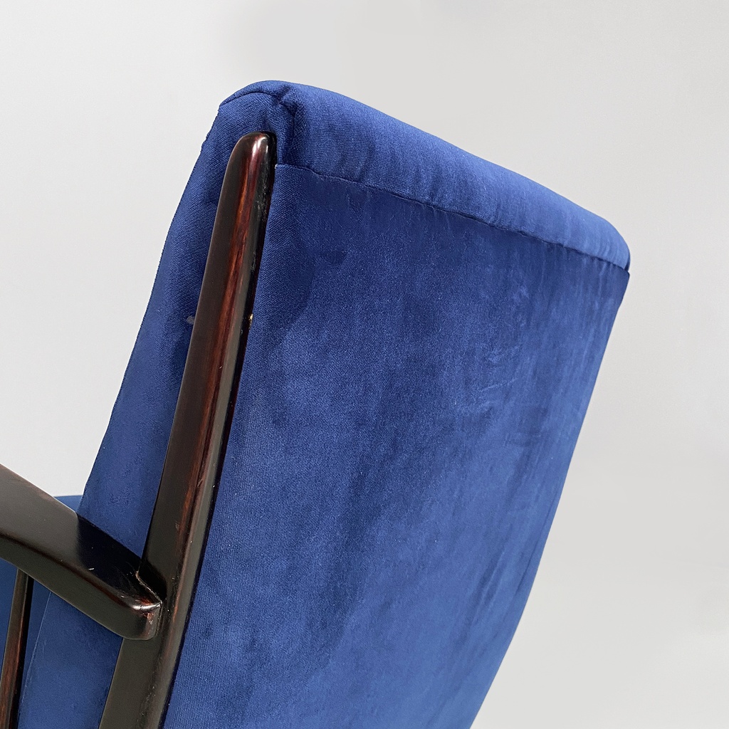 Poltrone in velluto blu e legno, 1960 ca.
