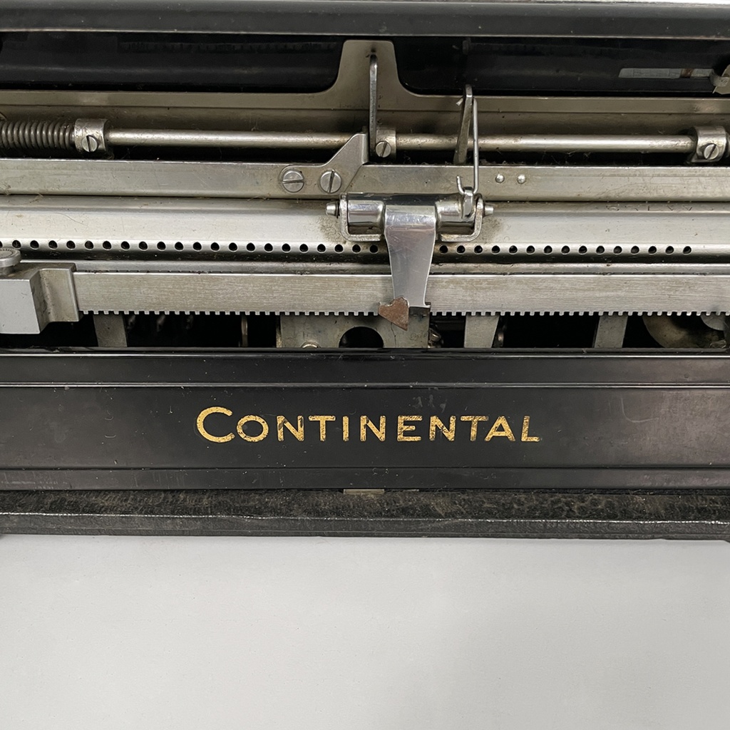 Macchina da scrivere per Continental, 1930 ca.