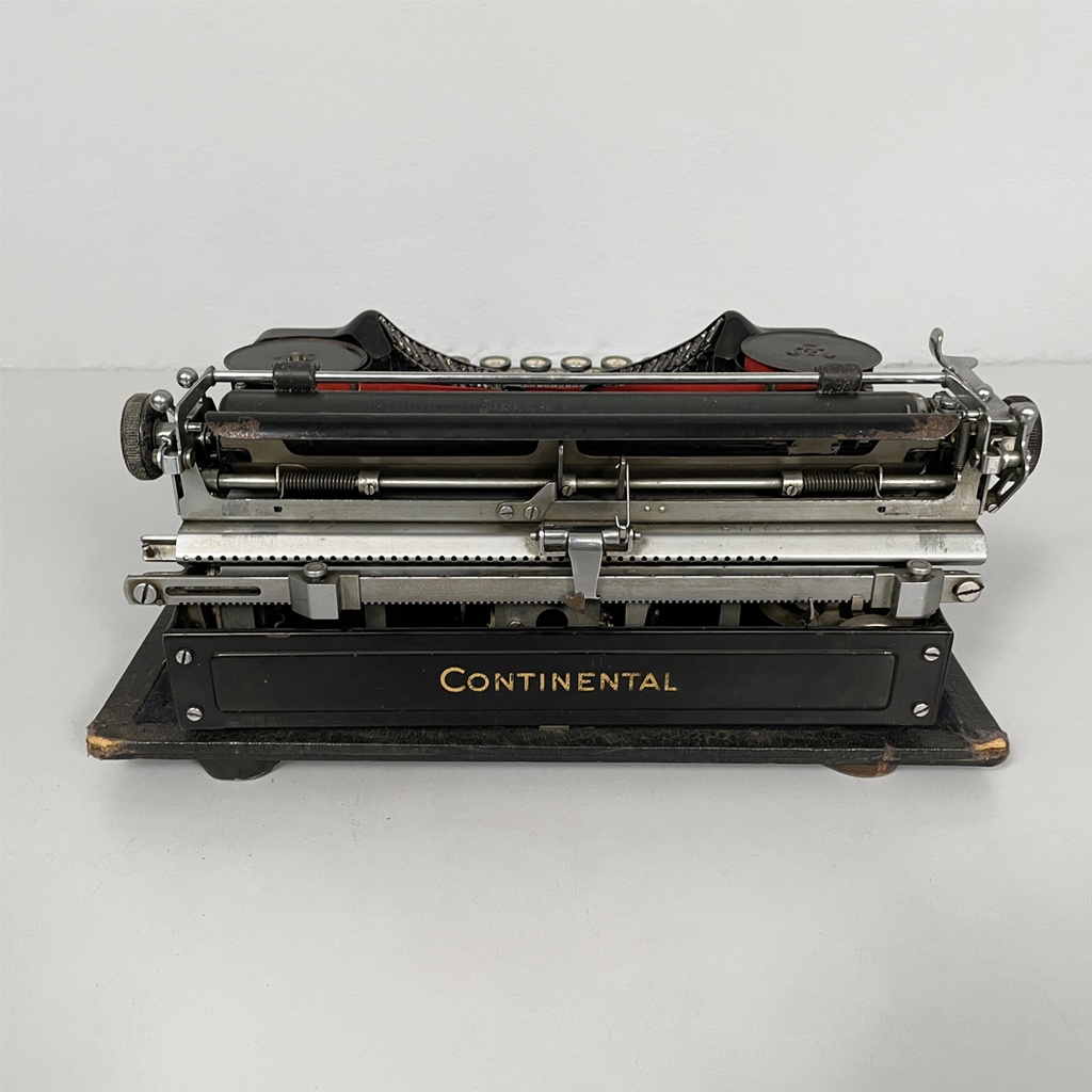 Macchina da scrivere per Continental, 1930 ca.