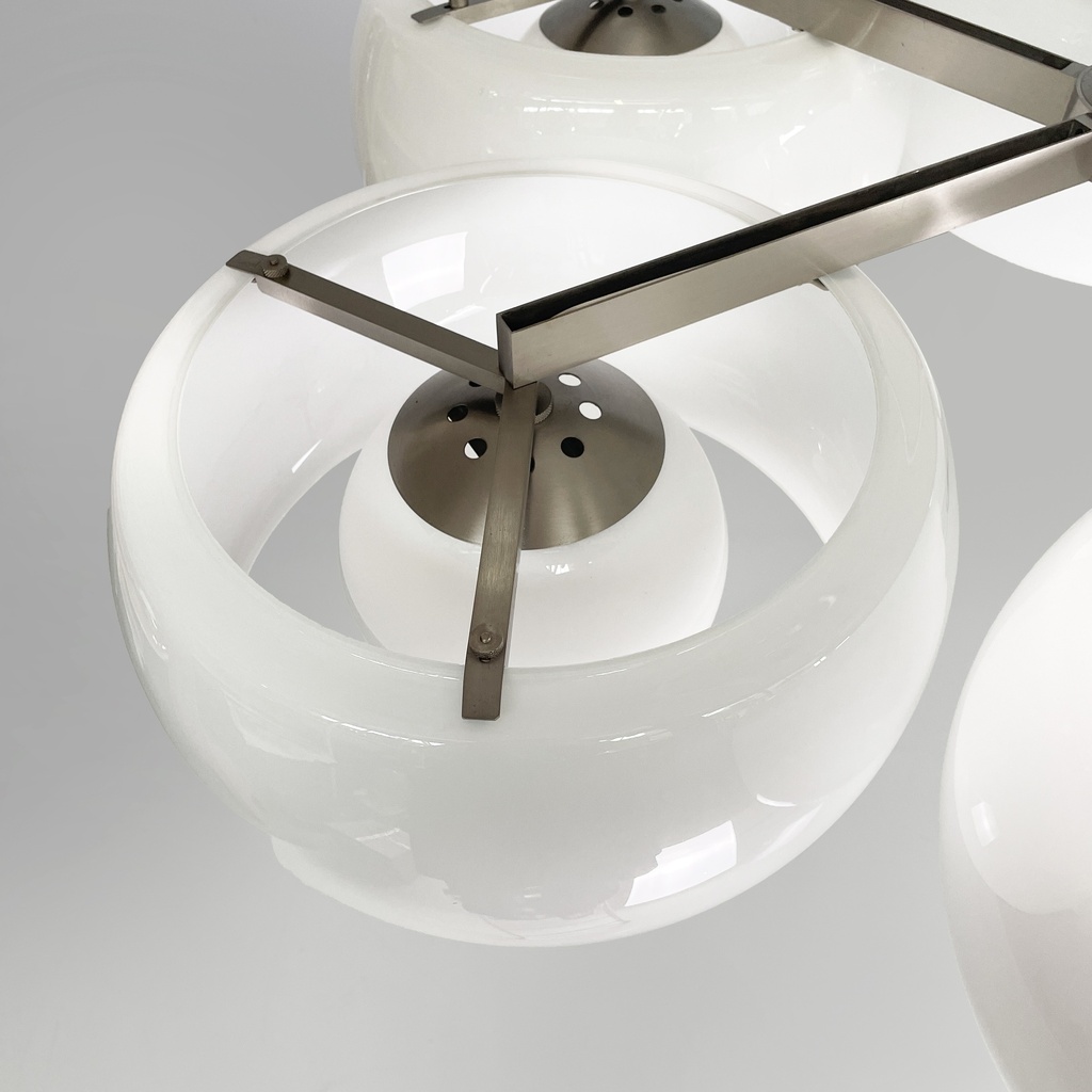 Lampadario Pentaclinio di Vico Magistretti per Artemide, 1970 ca.