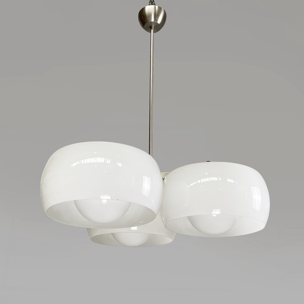 Lampadario Triclinio di Vico Magistretti per Artemide, 1970 ca.