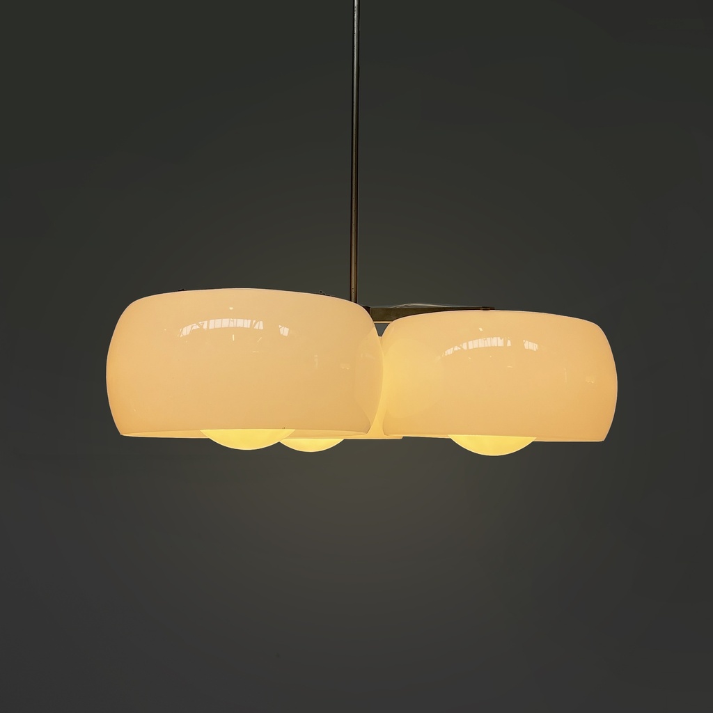 Lampadario Triclinio di Vico Magistretti per Artemide, 1970 ca.