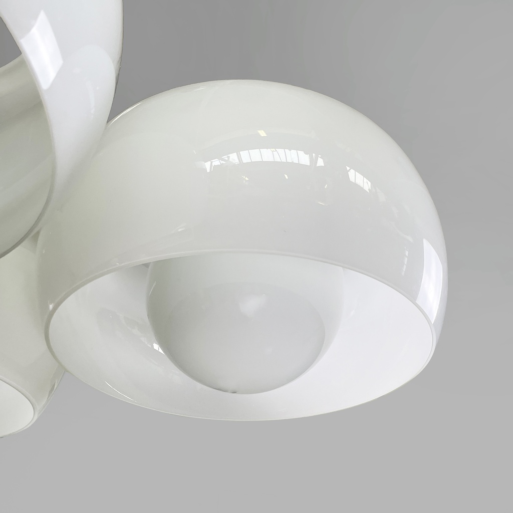 Lampadario Triclinio di Vico Magistretti per Artemide, 1970 ca.