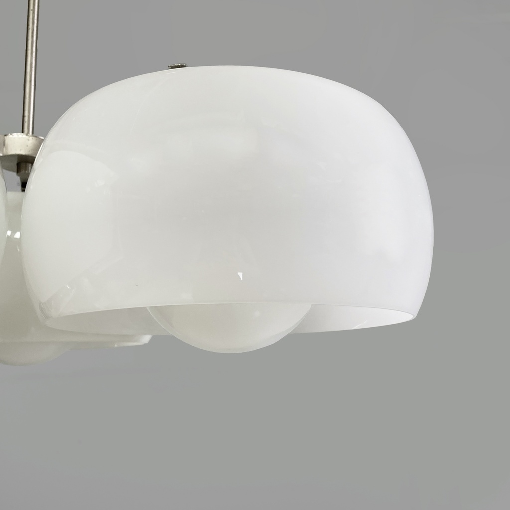 Lampadario Triclinio di Vico Magistretti per Artemide, 1970 ca.