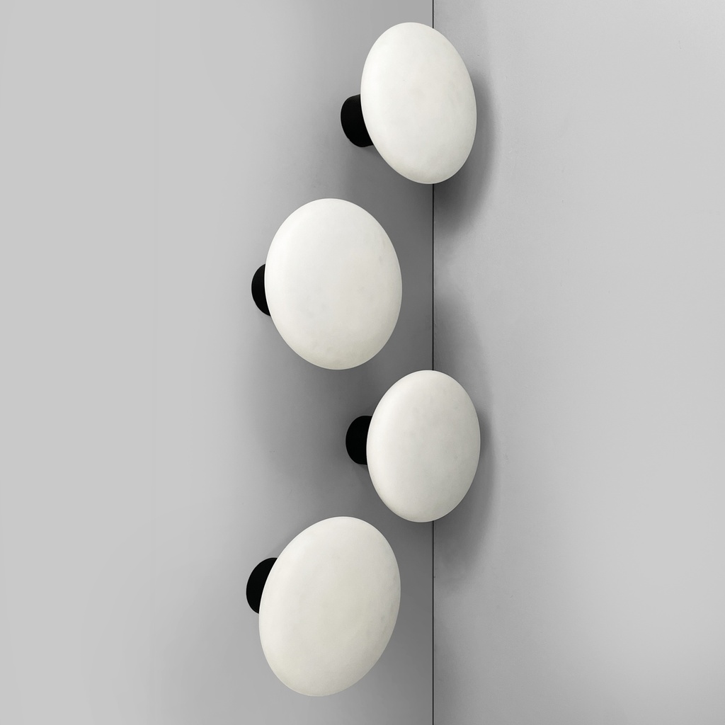 Applique in vetro opalino e metallo nero, 1950 ca.