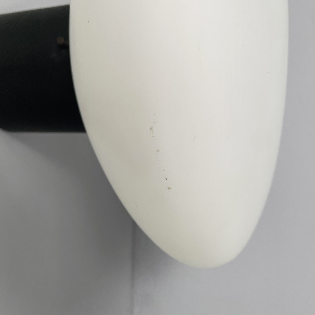 Applique in vetro opalino e metallo nero, 1950 ca.