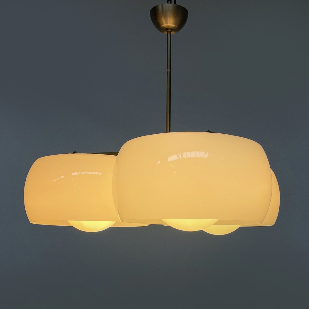 Lampadario Triclinio di Vico Magistretti per Artemide, 1970 ca.
