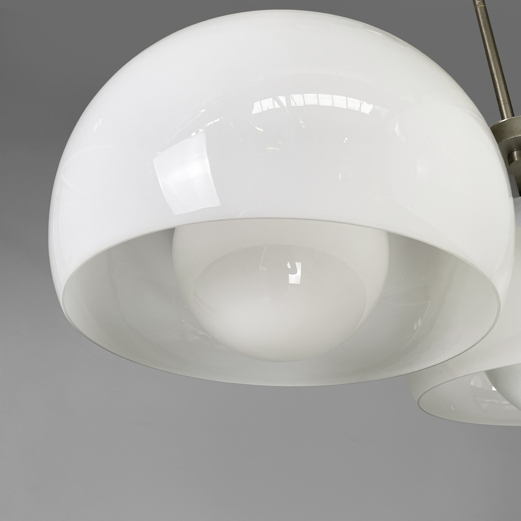 Lampadario Triclinio di Vico Magistretti per Artemide, 1970 ca.