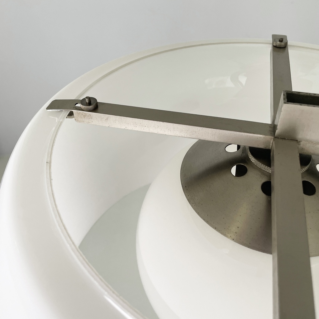 Lampadario Triclinio di Vico Magistretti per Artemide, 1970 ca.