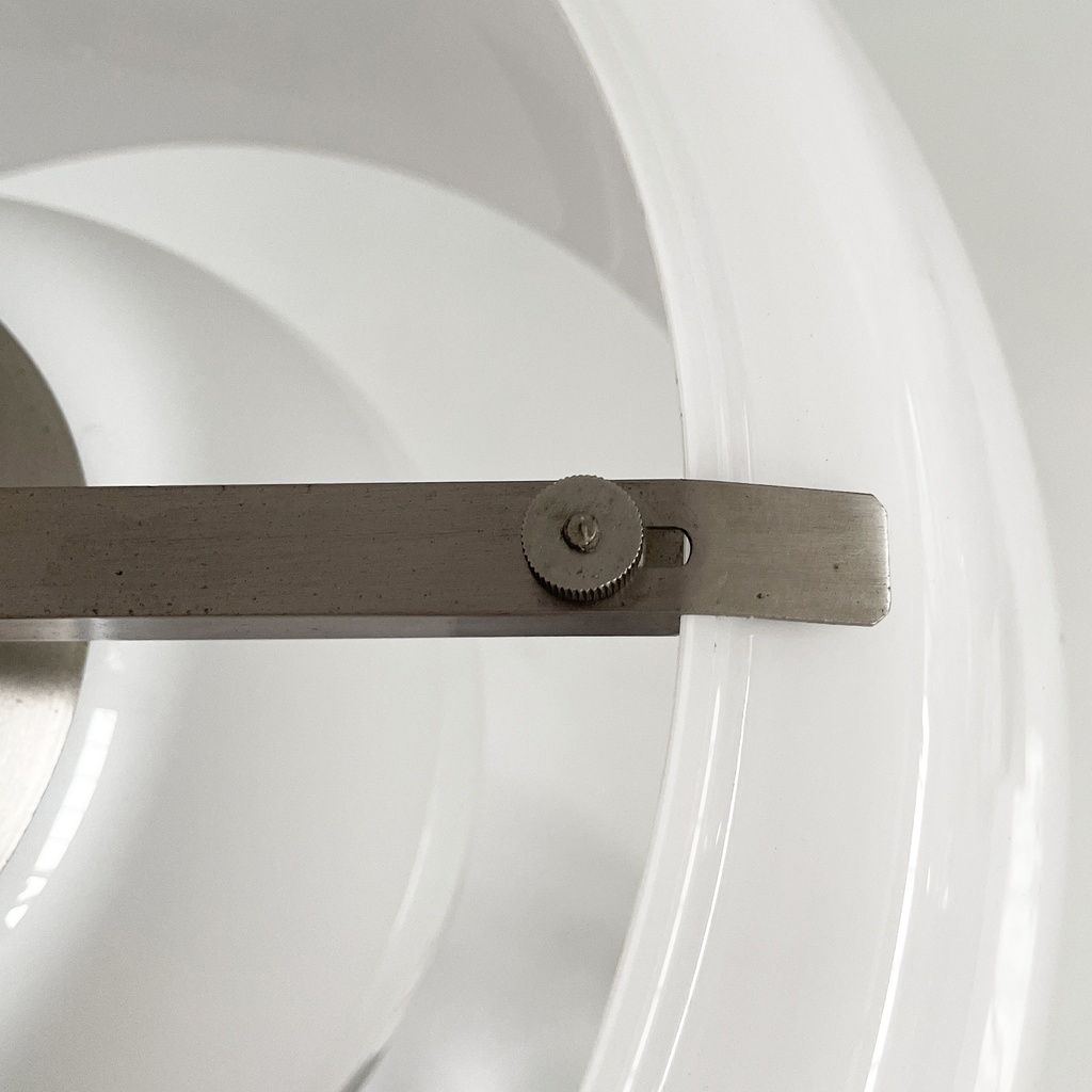 Lampadario Triclinio di Vico Magistretti per Artemide, 1970 ca.