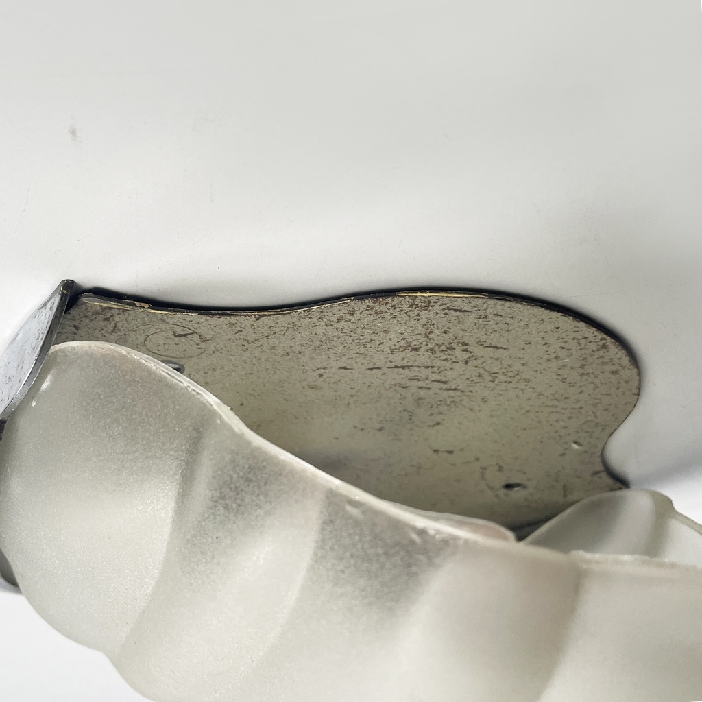 Applique a conchiglia in vetro e metallo, 1930 ca.