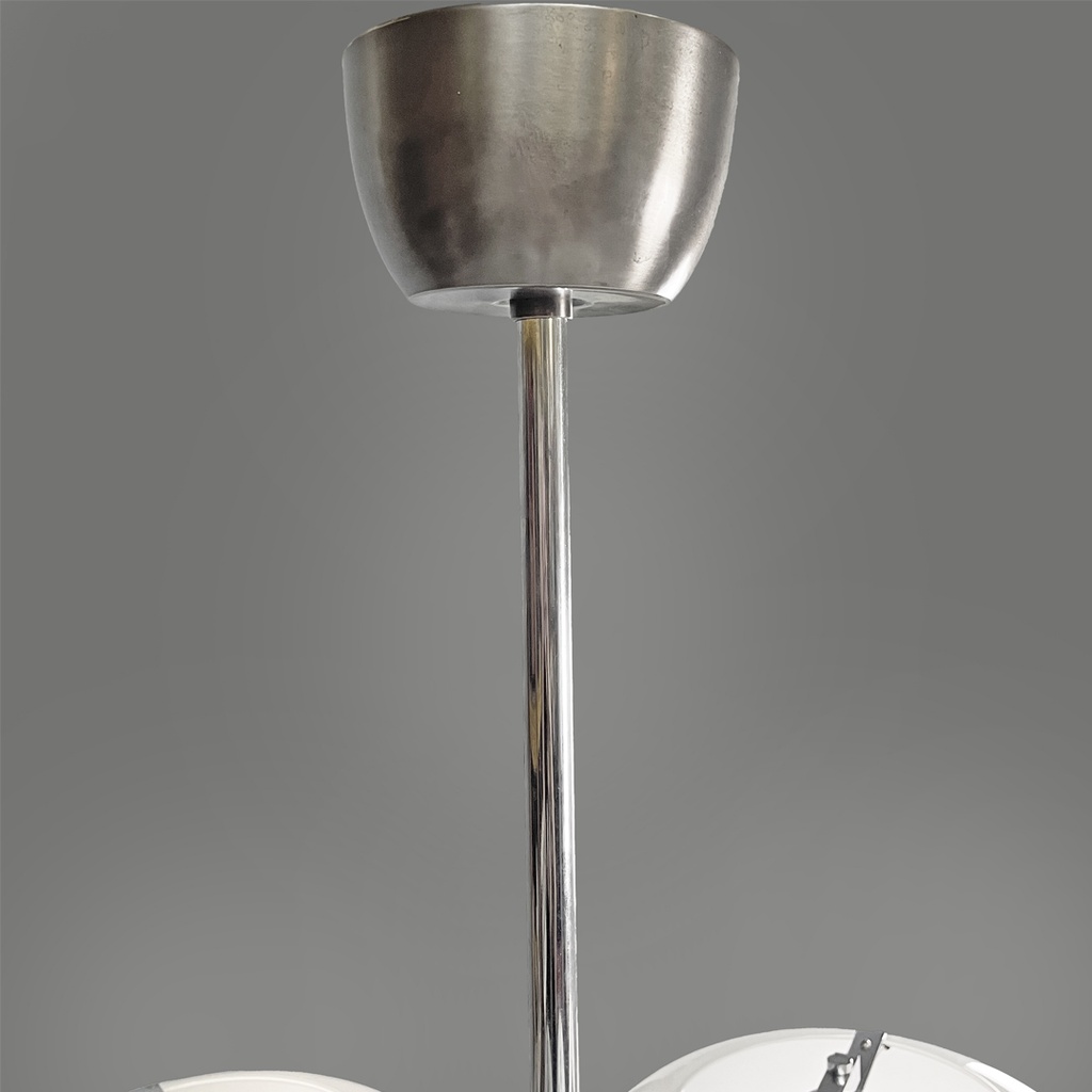 Lampadario in vetro opalino e metallo, 1970 ca.