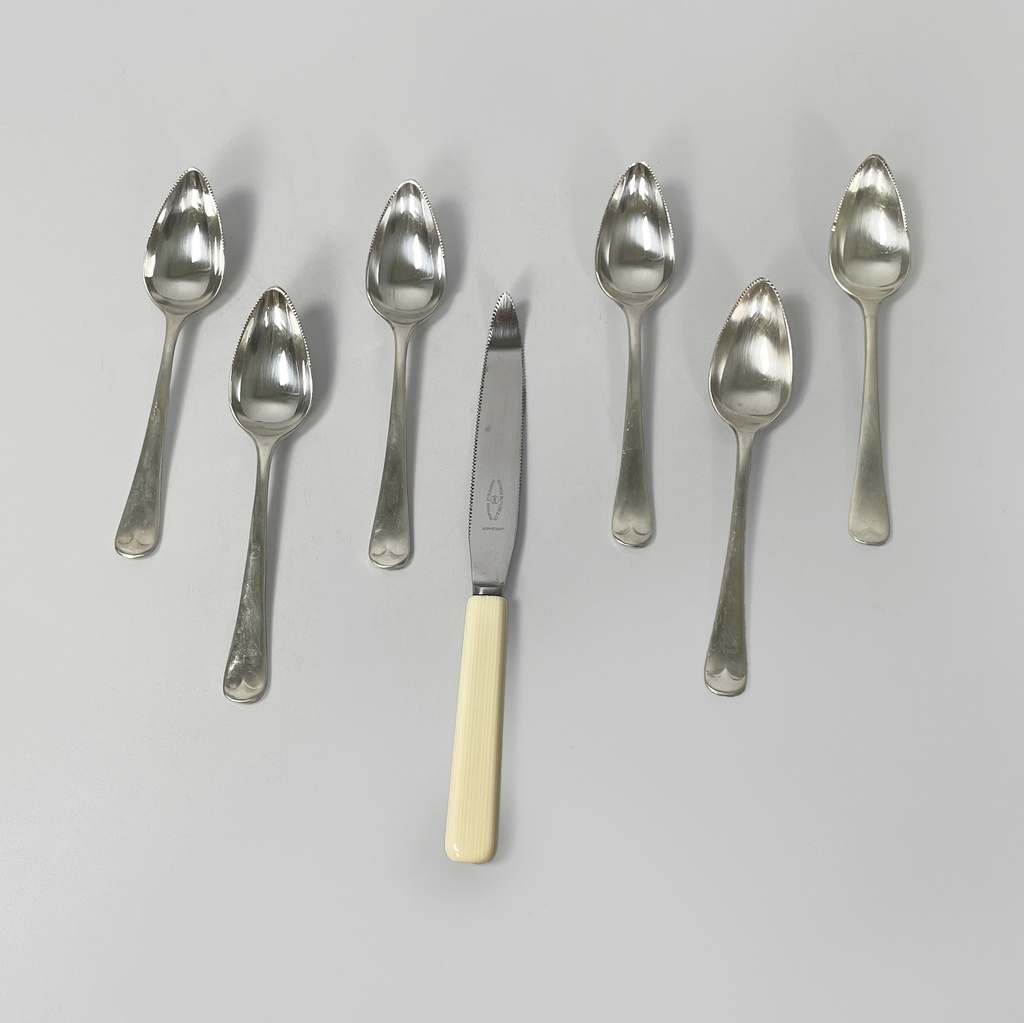 Coltello e cucchiai da pompelmo placcati argento, 1950 ca.