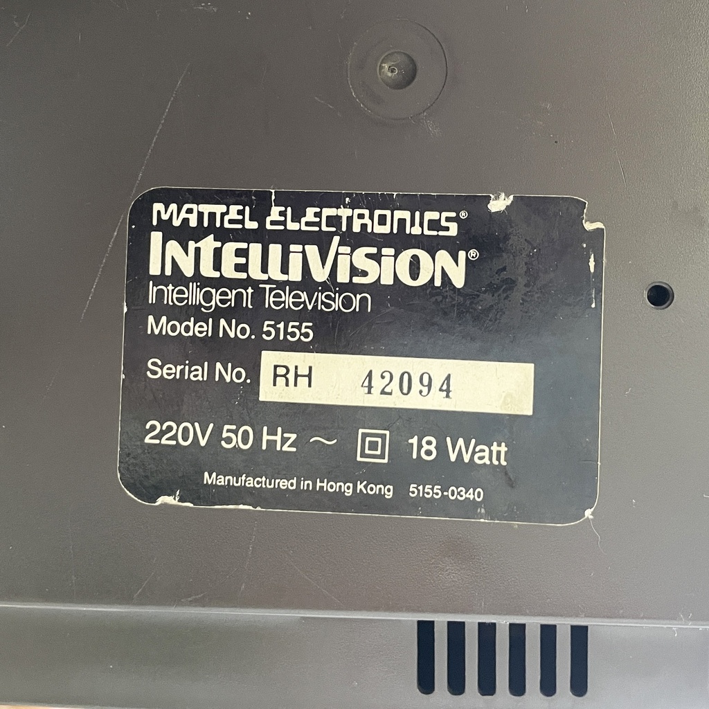 Consolle Intellivision e videogioco di Tron deadly discs di Mattel, 1980 ca.