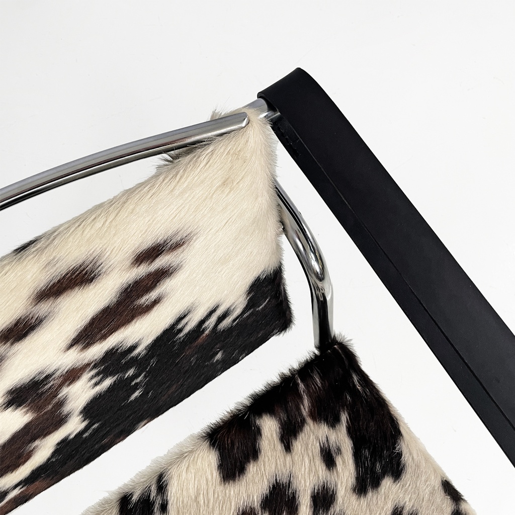 Poltrona LC1 di Le Corbusier, Pierre Jeanneret e Charlotte Perriand per Cassina