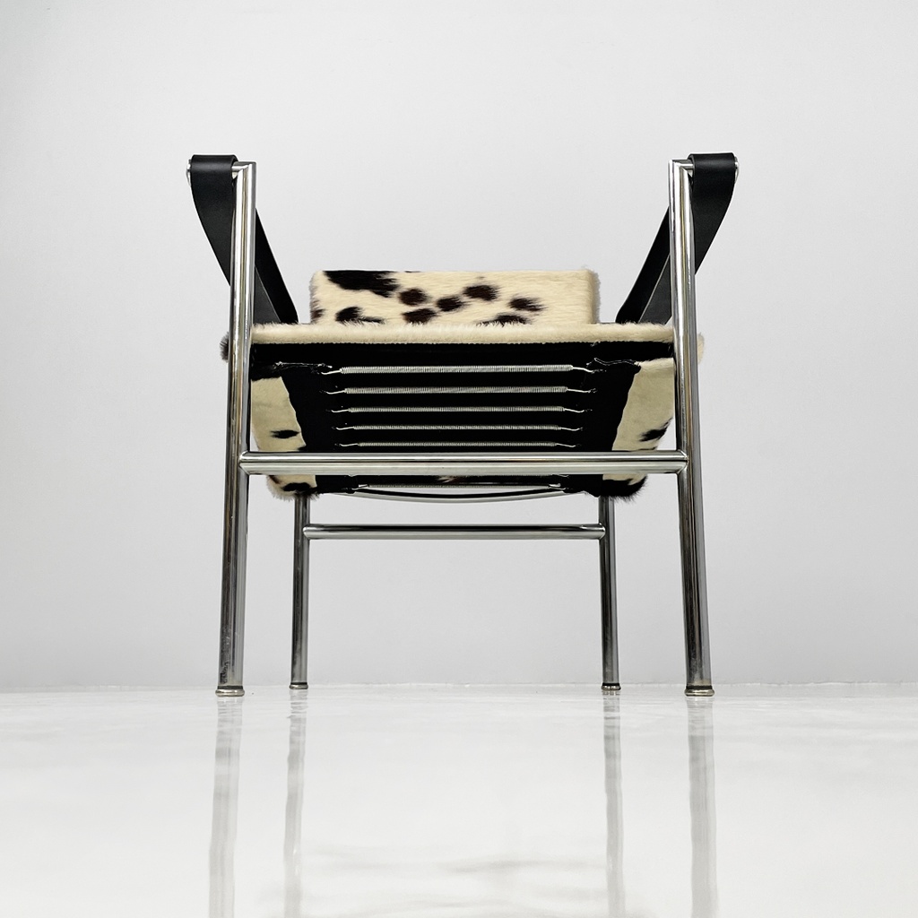 Poltrona LC1 di Le Corbusier, Pierre Jeanneret e Charlotte Perriand per Cassina
