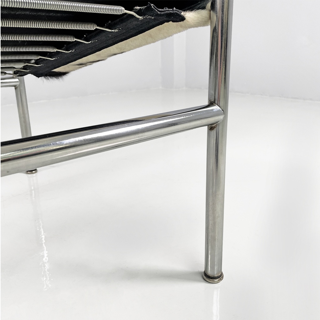 Poltrona LC1 di Le Corbusier, Pierre Jeanneret e Charlotte Perriand per Cassina