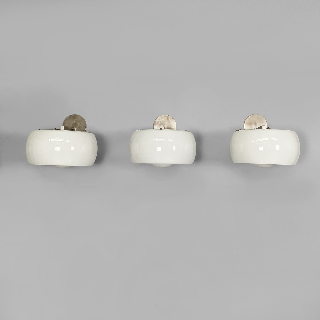 Applique Omega di Vico Magistretti per Artemide, 1970 ca.