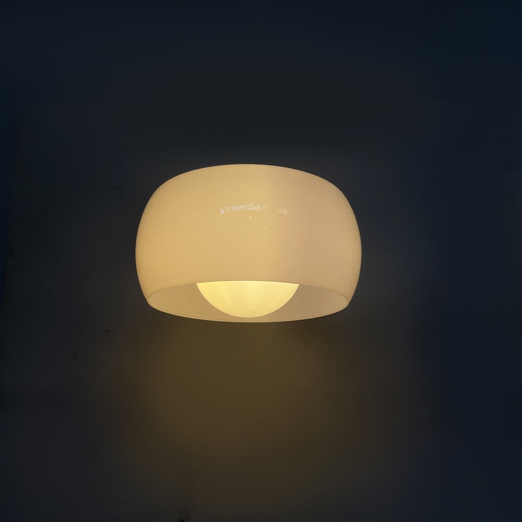 Applique Omega di Vico Magistretti per Artemide, 1970 ca.