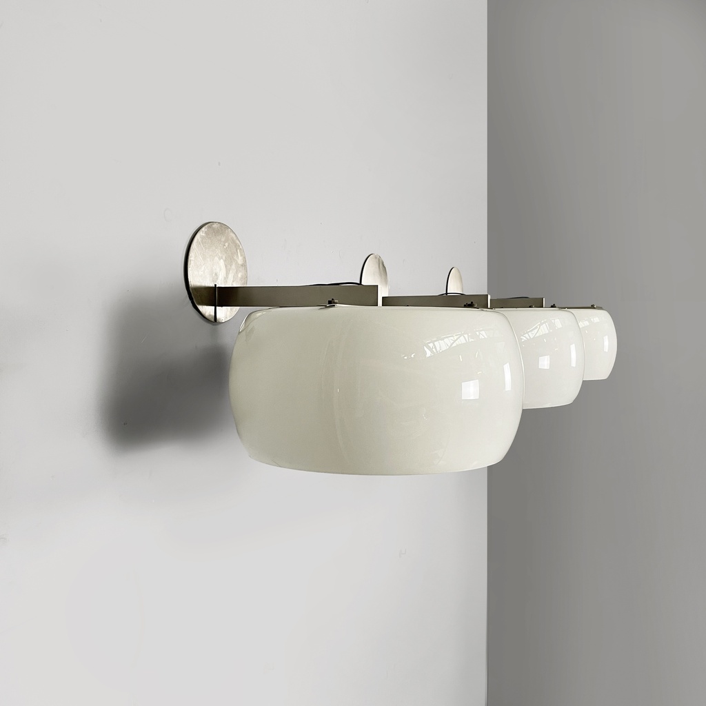 Applique Omega di Vico Magistretti per Artemide, 1970 ca.