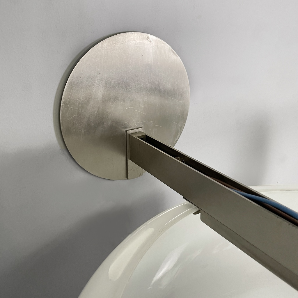 Applique Omega di Vico Magistretti per Artemide, 1970 ca.