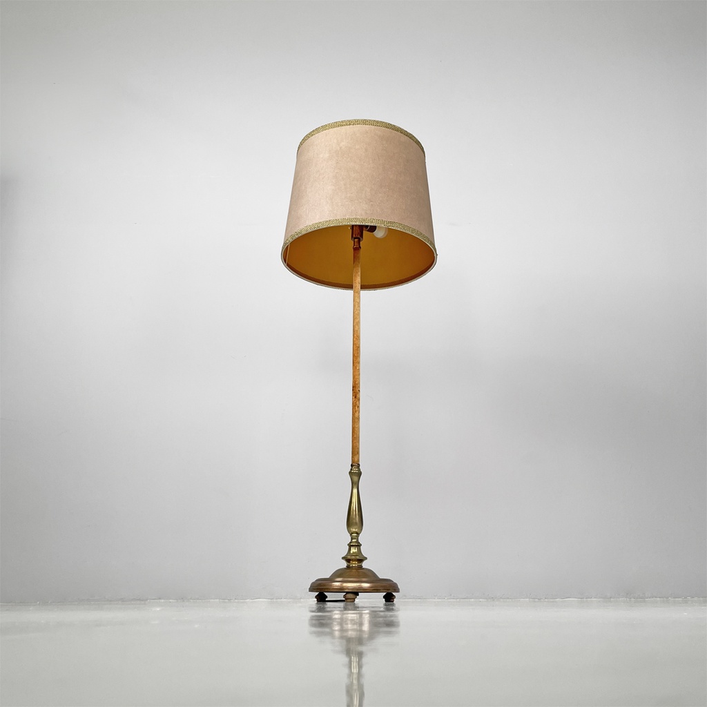 Lampada da terra in velluto e ottone, 1940 ca.