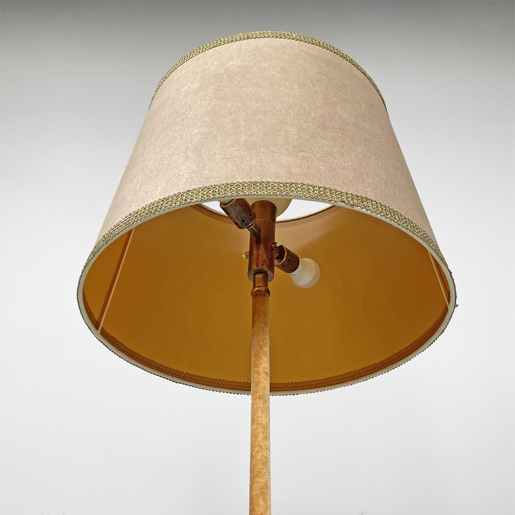 Lampada da terra in velluto e ottone, 1940 ca.