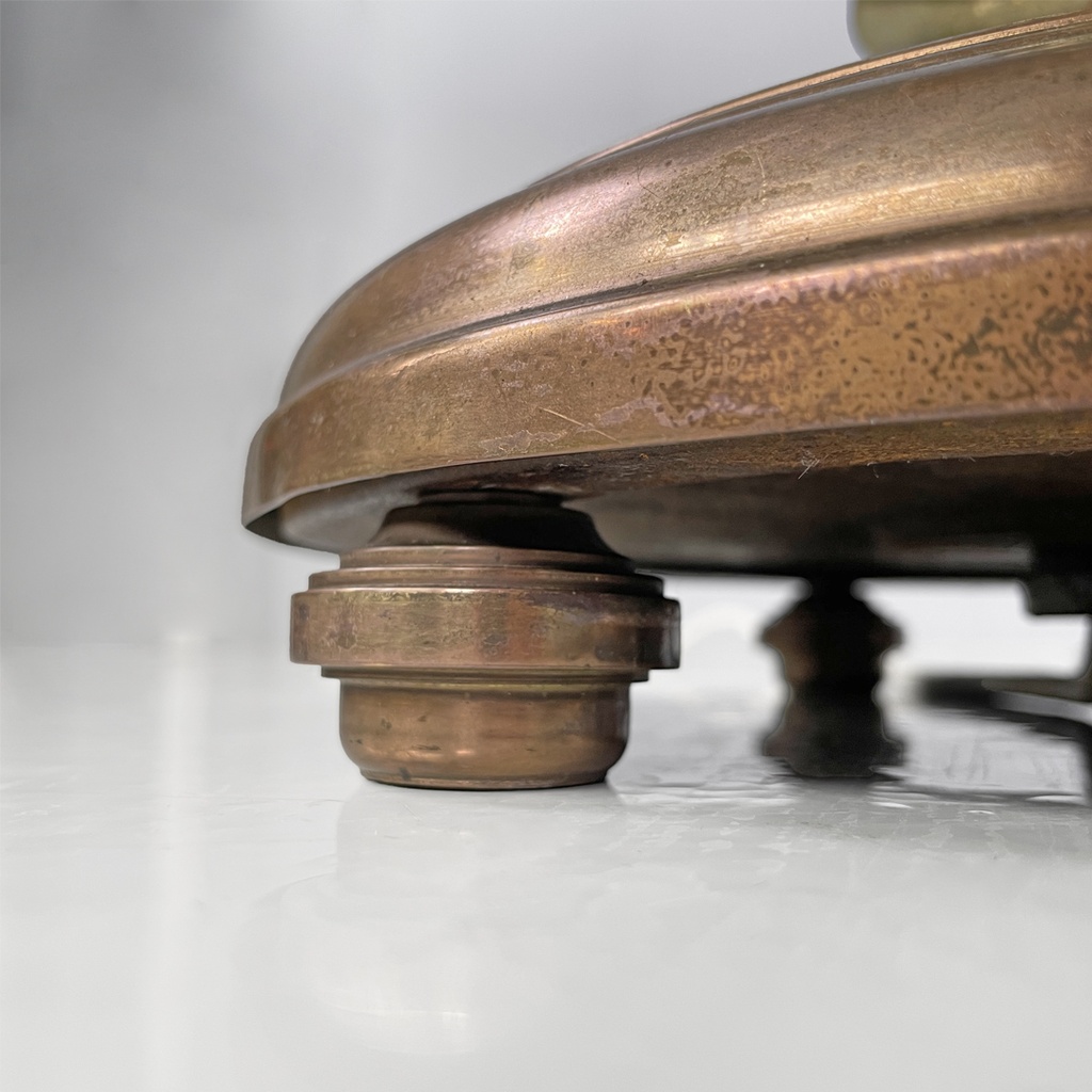 Lampada da terra in velluto e ottone, 1940 ca.