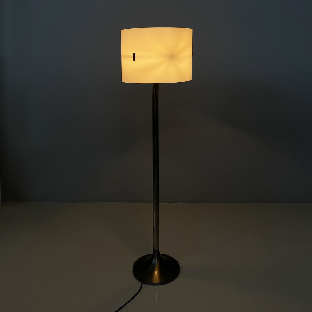 Lampada da terra in metallo brunito e plexiglass bianco, 1970 ca.