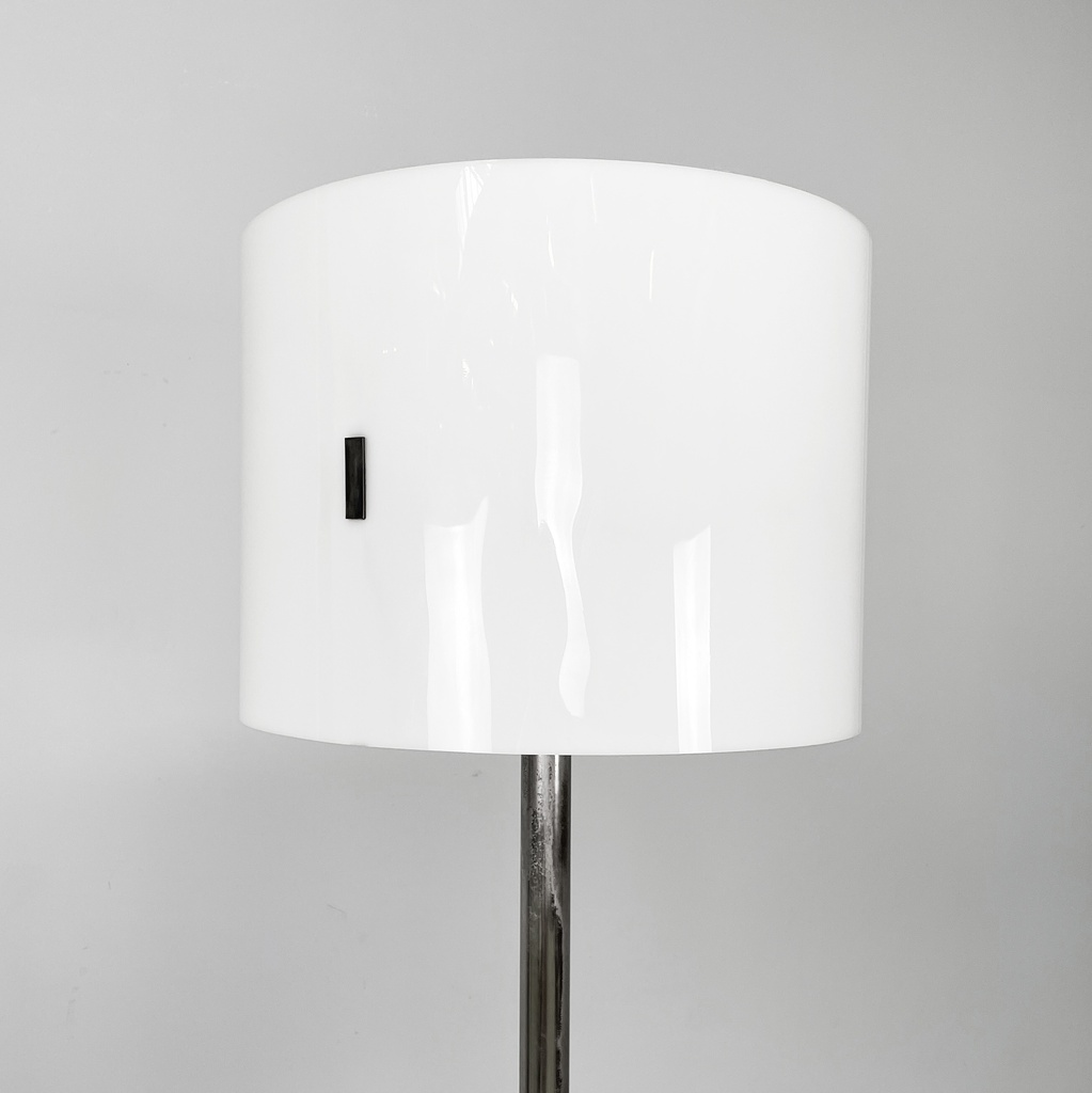 Lampada da terra in metallo brunito e plexiglass bianco, 1970 ca.