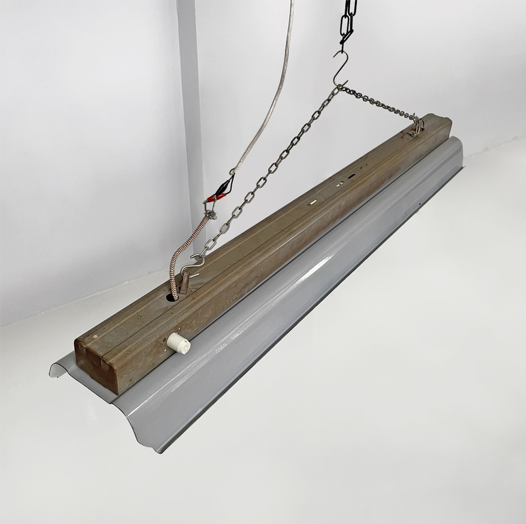 Lampadario in metallo con catena, 1940 ca.