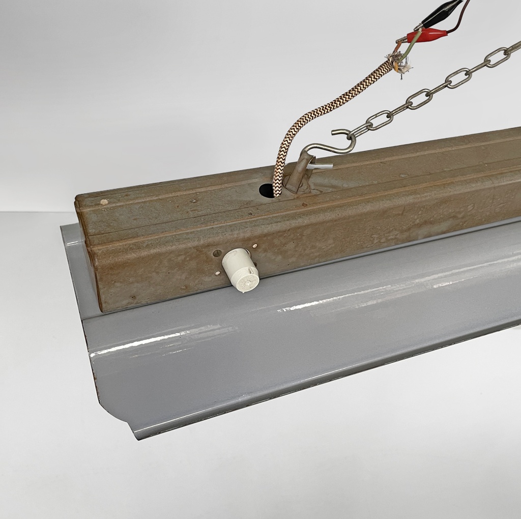 Lampadario in metallo con catena, 1940 ca.