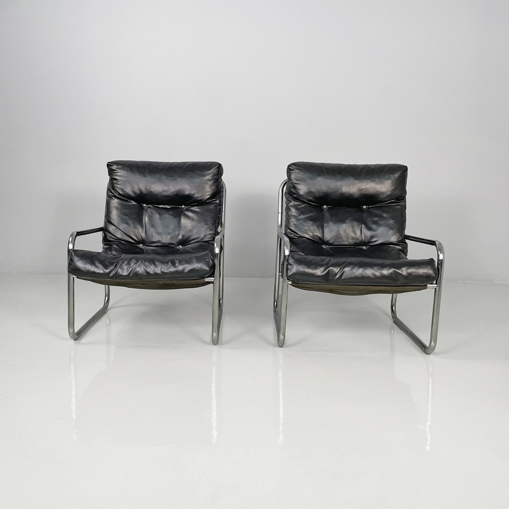 Poltrone in metallo e pelle nera sintetica, 1970 ca.