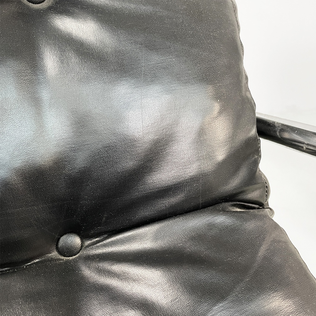 Poltrone in metallo e pelle nera sintetica, 1970 ca.